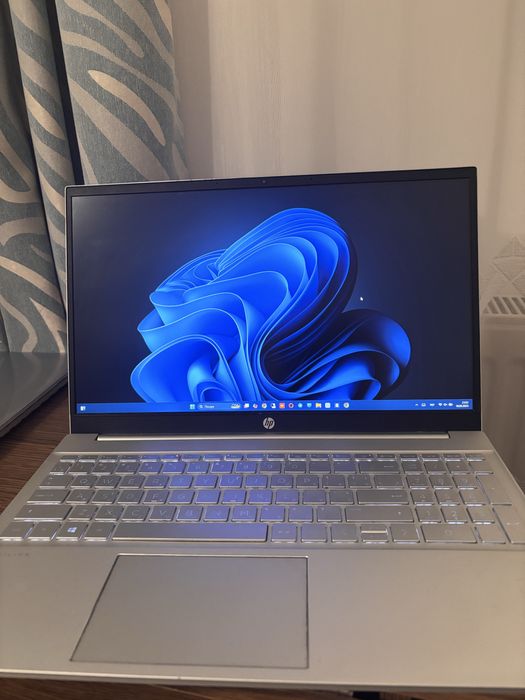 HP Pavilion 15/15-1135G7 2.4GHz