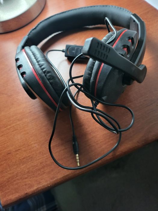 Phones Headsets .