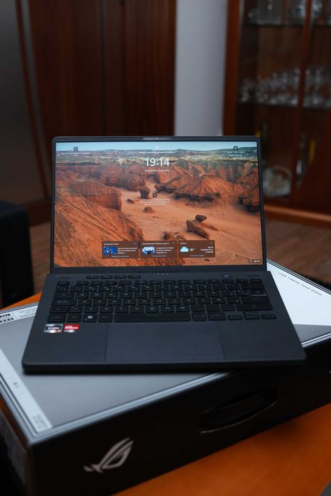 Portátil Gaming ASUS ROG Zephyrus G14 GA402R Ryzen 7 6800HS + Radeon RX 6700S | Como Novo | Caixa Completa