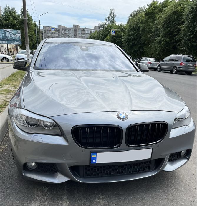 Ноздри ф10 bmw решітка f10 бмв 5 серія чорний глянець