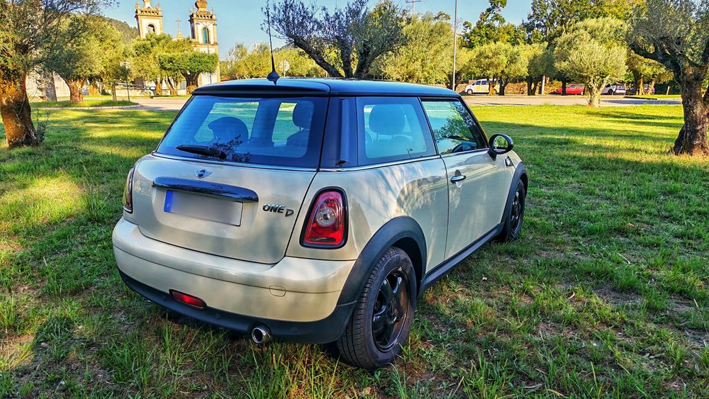 Mini Cooper One D 1.6 - IMPECÁVEL