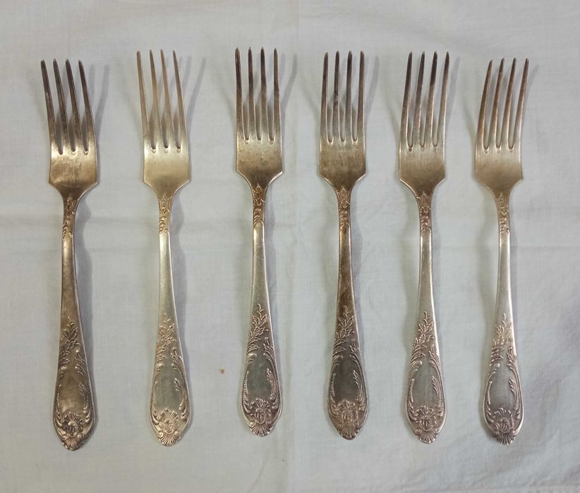 Набор мельхиоровых ножей и вилок, вилок-нержавеек, на 6 персон (СССР)