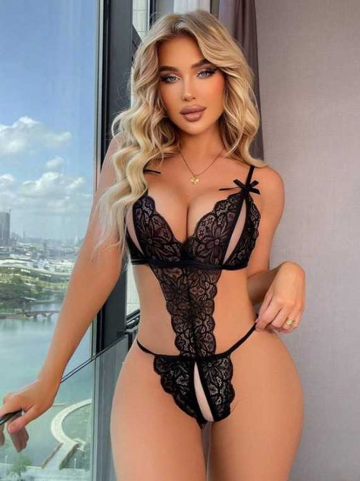 Lingerie sexy com  abertura