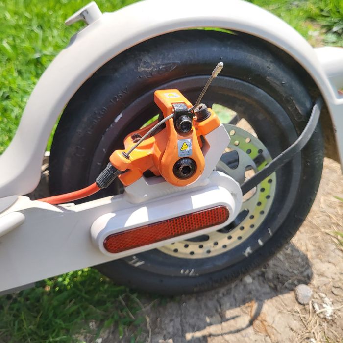 Продам Xiaomi Mi Electric Scooter 3.