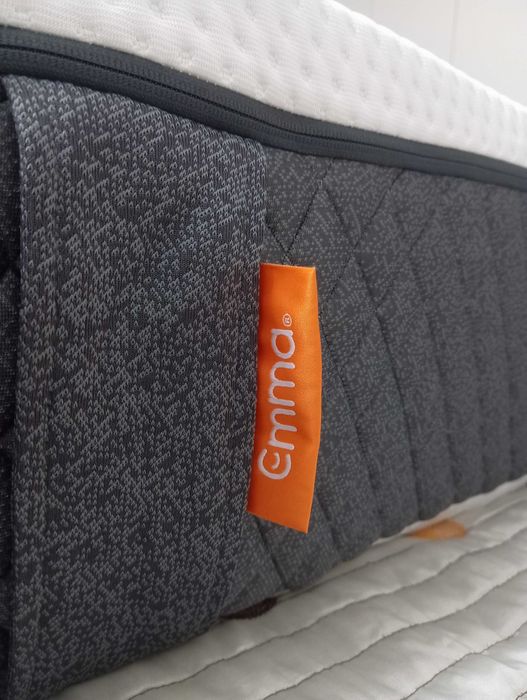 colchão Emma hybrid, almofada, capa, 2 edredons, capa, lençóis