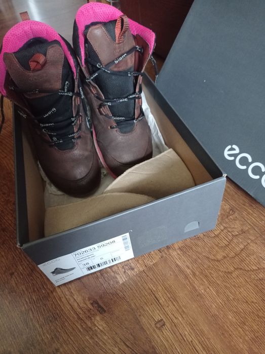 Кроссовки ECCO в хорошем состоянии