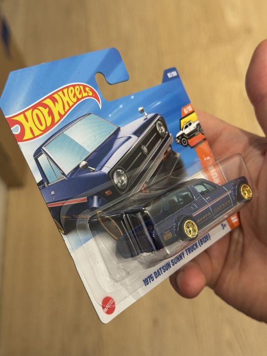 Hot Wheels STH 1975 Datsun Sunny Truck (B120) STH Treasure Hunt