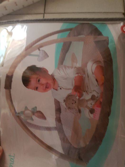 Tapete atividades bebé