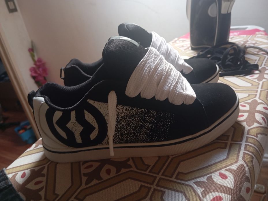 2 Tênis em perfeita condição