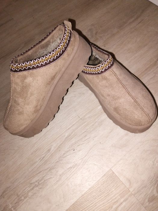 Pantufas  em castanho