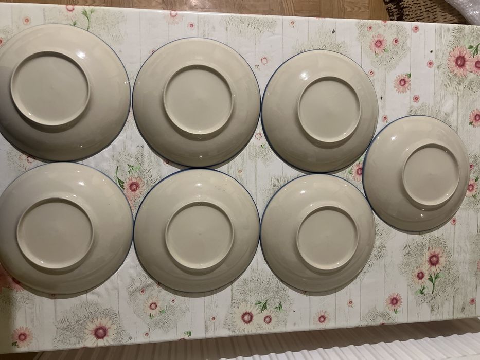 7 polmiskow nakrapianych