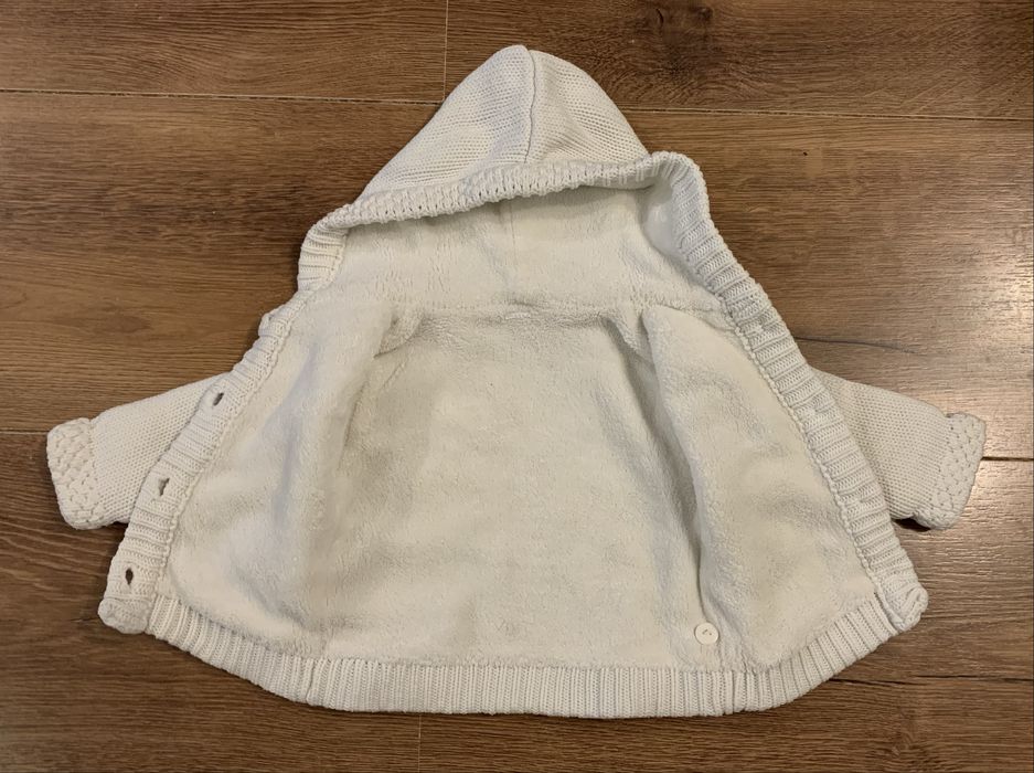 Biała ciepła bluza rozpinana niemowlęca r. 62 68 sweter gruby zimowy