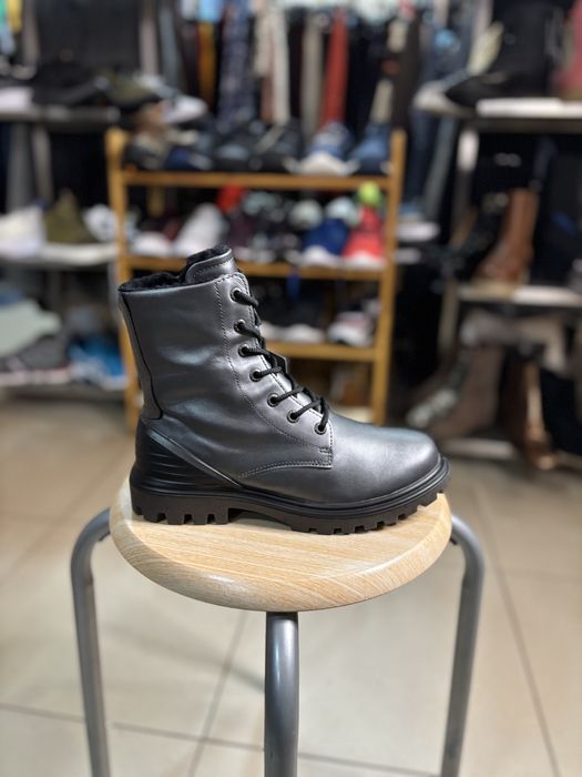 Ботинки Ecco. Розмір в наявності 36(22,5см)