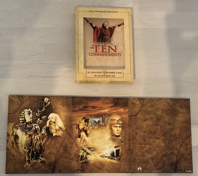 Os Dez Mandamentos (três DVDs)