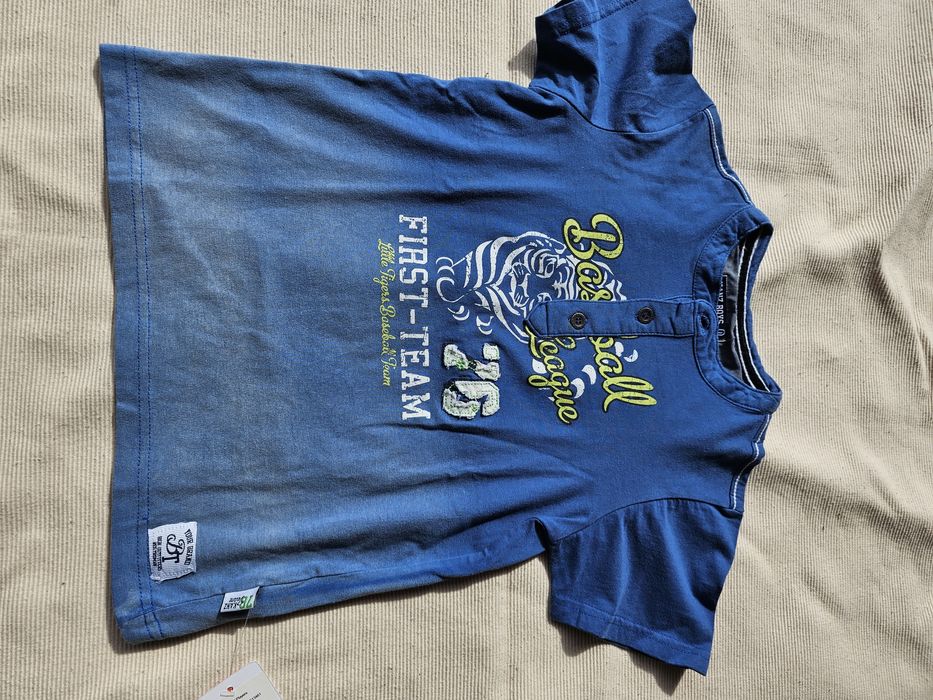 T shirts de menino 5 Anos novas com etiqueta