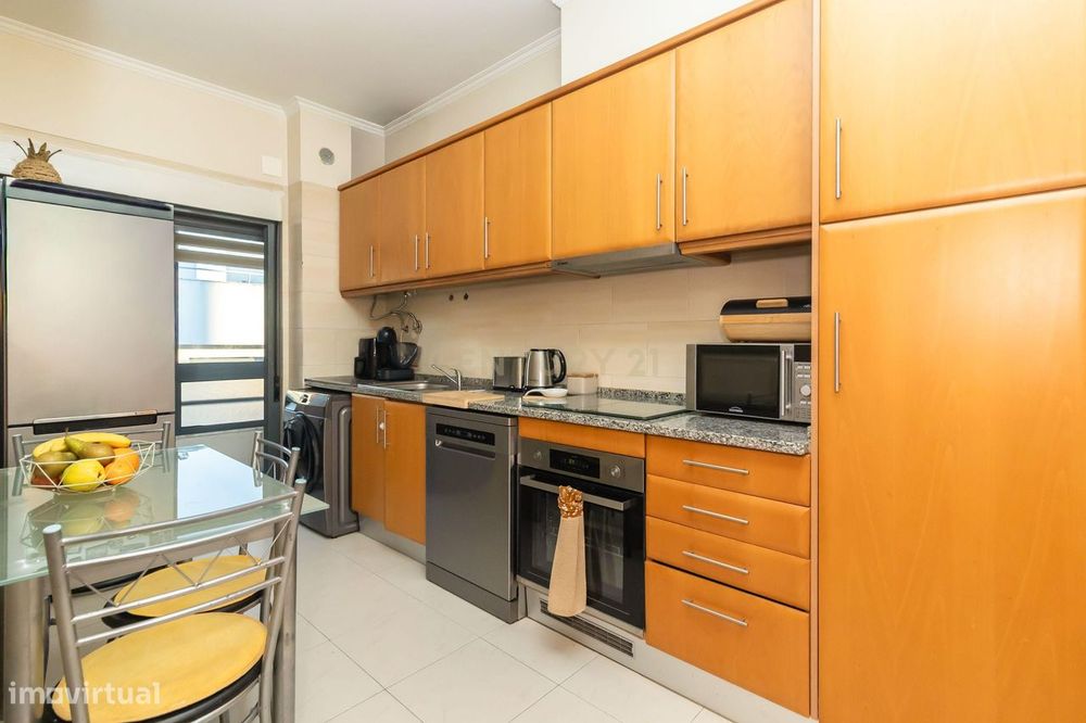 Apartamento T3 com Parqueamento, Arrecadação e Terraço - Sobreda