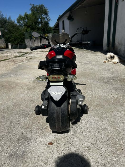 Mota criança elétrica BMW