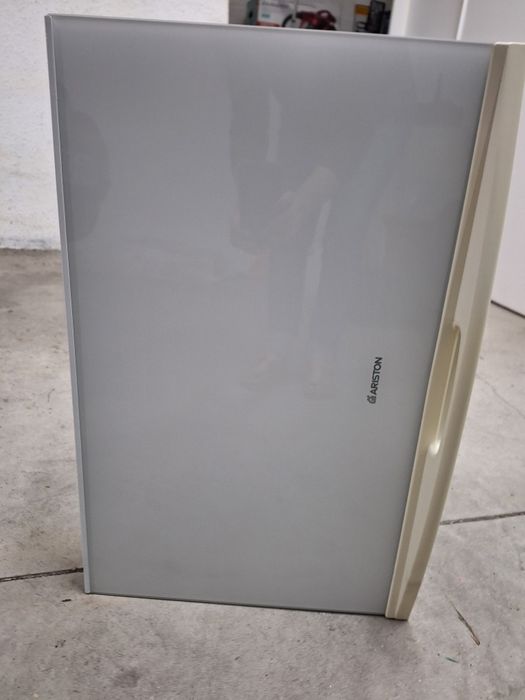 Porta branca Ariston para armario de cozinha