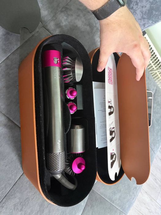 Продам стайлер dyson
