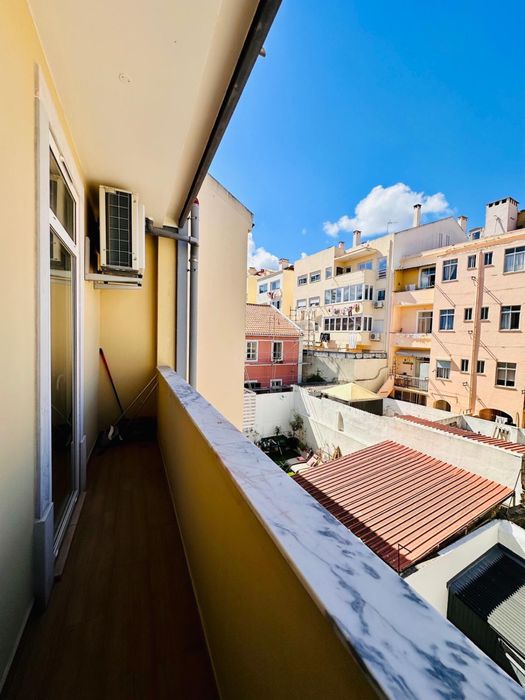 T2 Apartamento para arrendar em Algés
