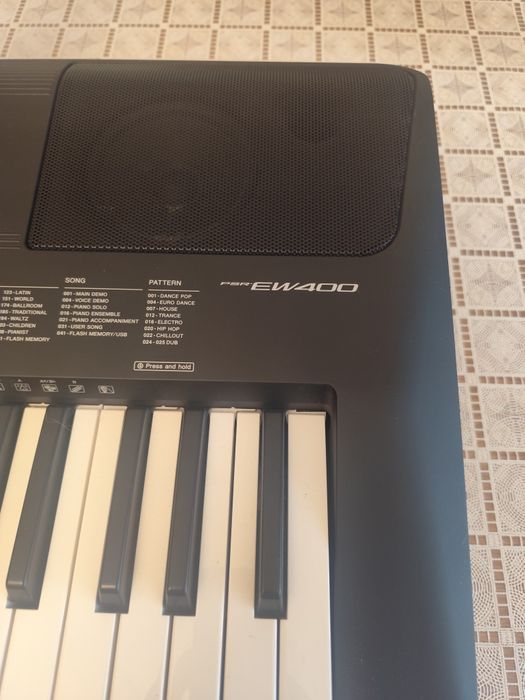 Keyboard Yamaha  psr ew400