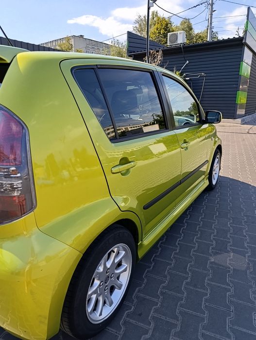 Авто дайхатсу сіріон 2009 автомат