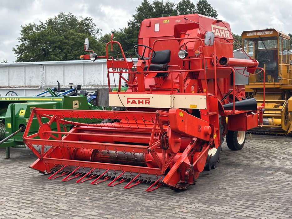 комбайн Deutz Fahr M600 з Німеччини.