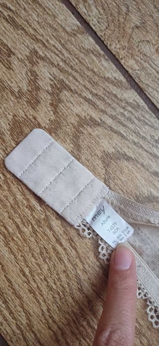 Beżowy# cielisty biustonosz Mey Allura r. 80 A