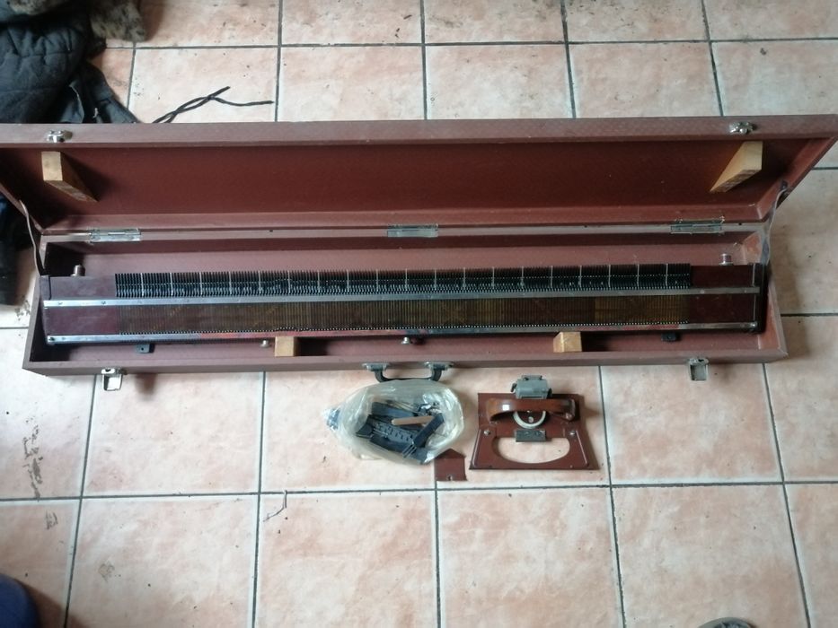 В'язальна машина Нева 1