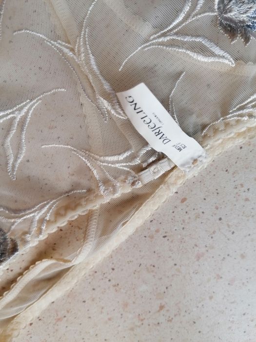 Stringi i stanik francuskiej firmy darjeeling firmy darjeeling