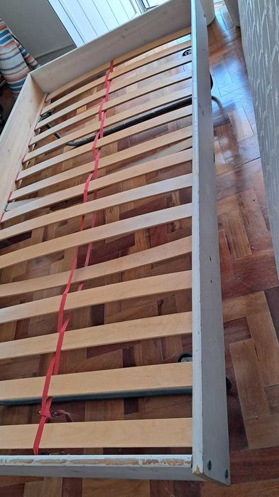 Cama individual dupla com dois colchões