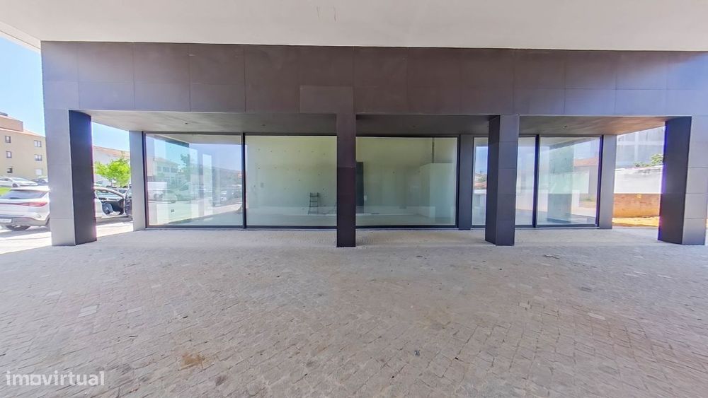 Loja com 87 m2 a estrear em novo empreendimento em Espinho.