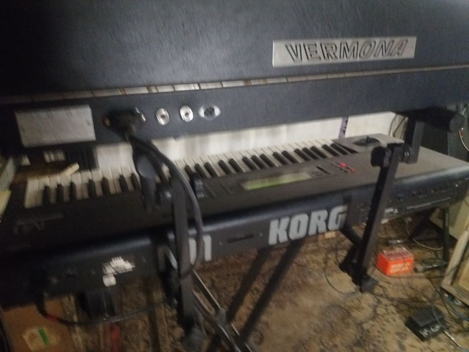 Korg M1 Легенда робочий ще  Vermona Synthesizer mono  легенда