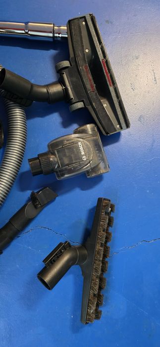 Aspirador Bosh com acessórios