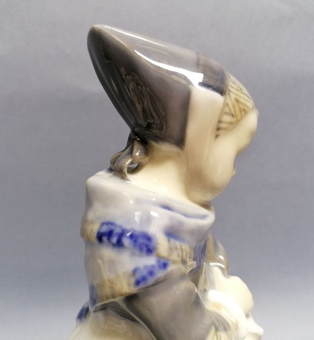 Dziewczynka, figurka Royal Copenhagen proj. Lotte Benter, 1961 r.