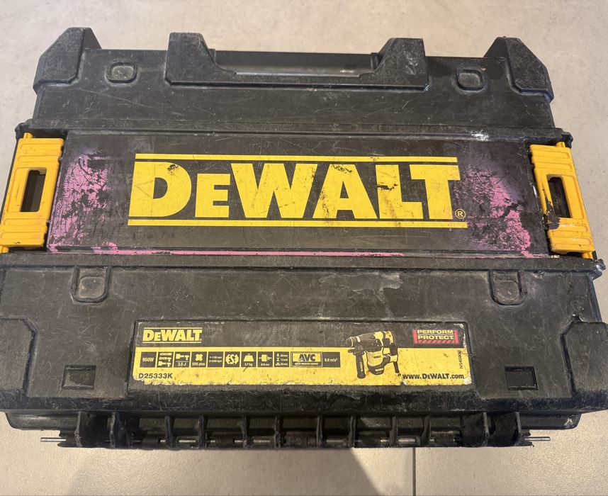 DEWALT  wiertarka udarowa SDS plus