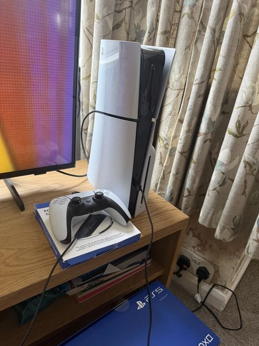 PlayStation 5 slim z napędem + pad