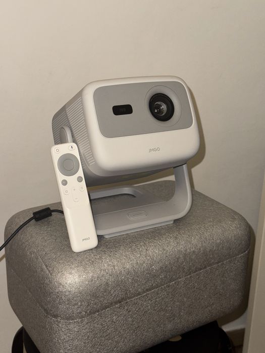 Projektor laserowy JMGO N1 – Gimbal, Smart TV, Dolby Audio, stan idealny!
