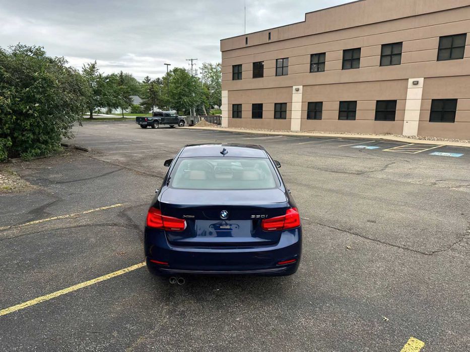 BMW 3 Series 330i xDrive      2017