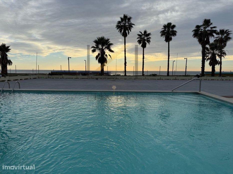 T1 Cond. Com Piscina 1ªlinha de Mar