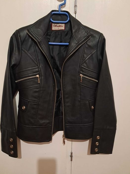 Blusão de pele sintética