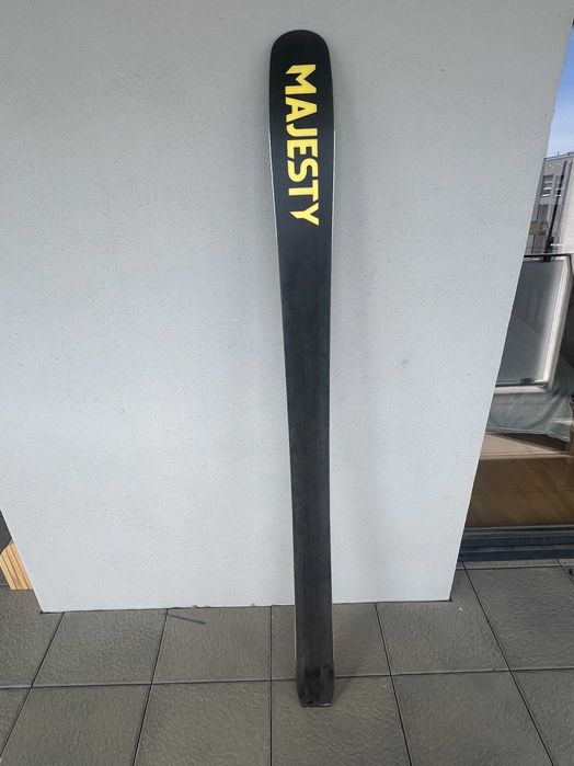 Jedna narta Majesty Supernova Carbon 185