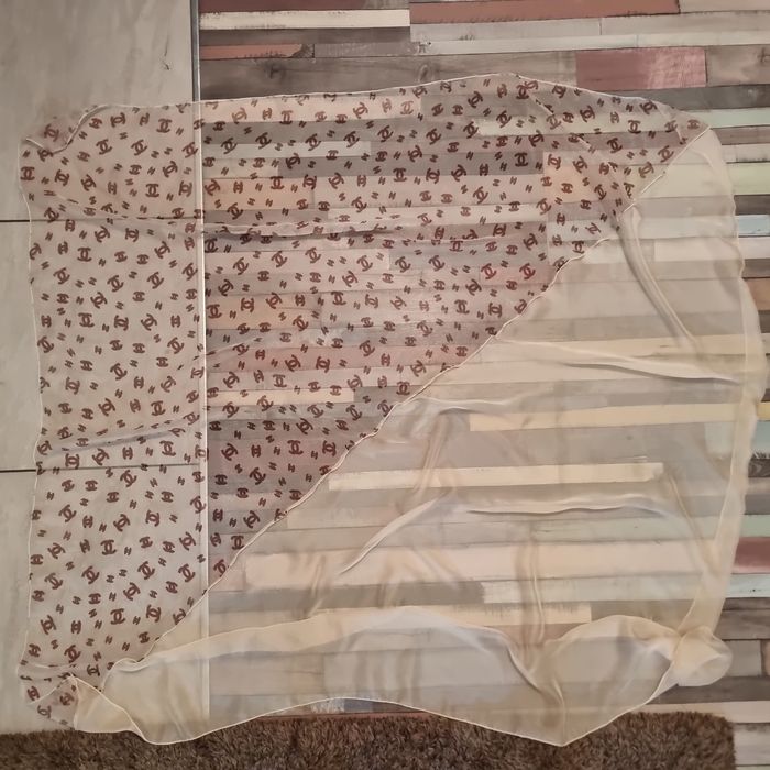 Szalik damski z logo Chanel