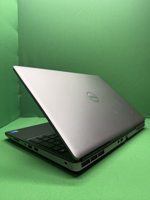 Dell Precision 7560 / i7-11850H / RTX A2000 / 16GB / 512SSD