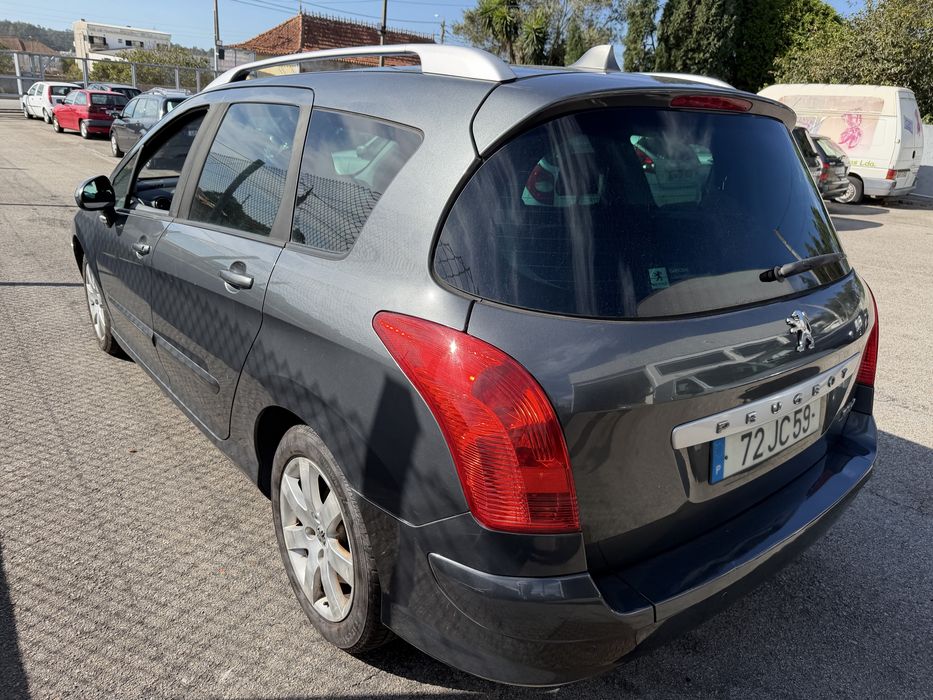 Peugeot 308 SW 7 Lugares foto 2