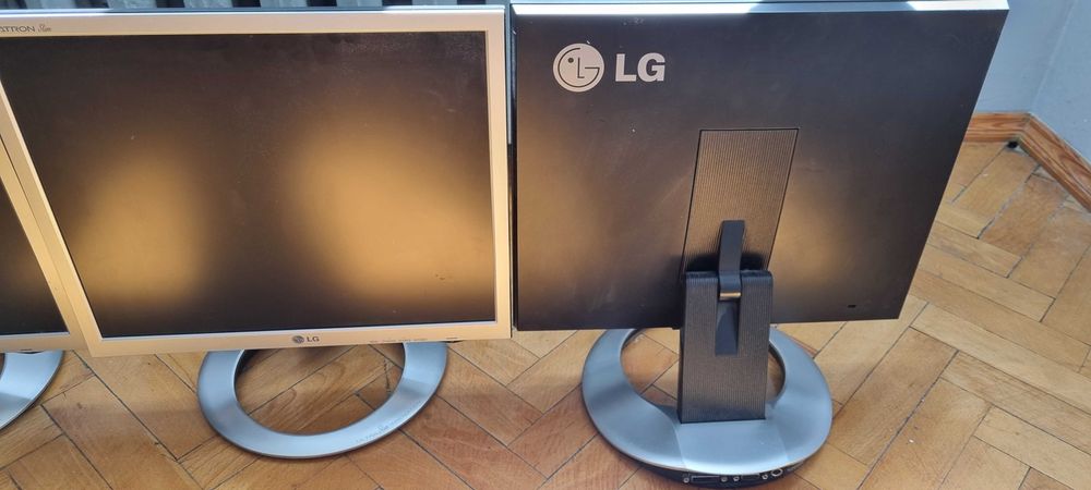 Monitor LCD LG Flatron 19cali została jedna sztuka