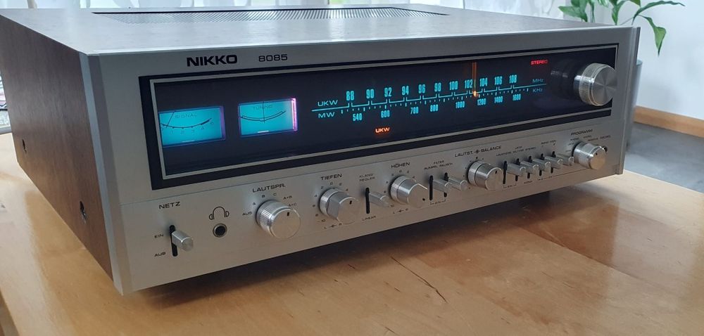 Amplituner Nikko 8085