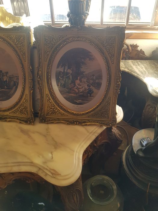 4 quadros dourados