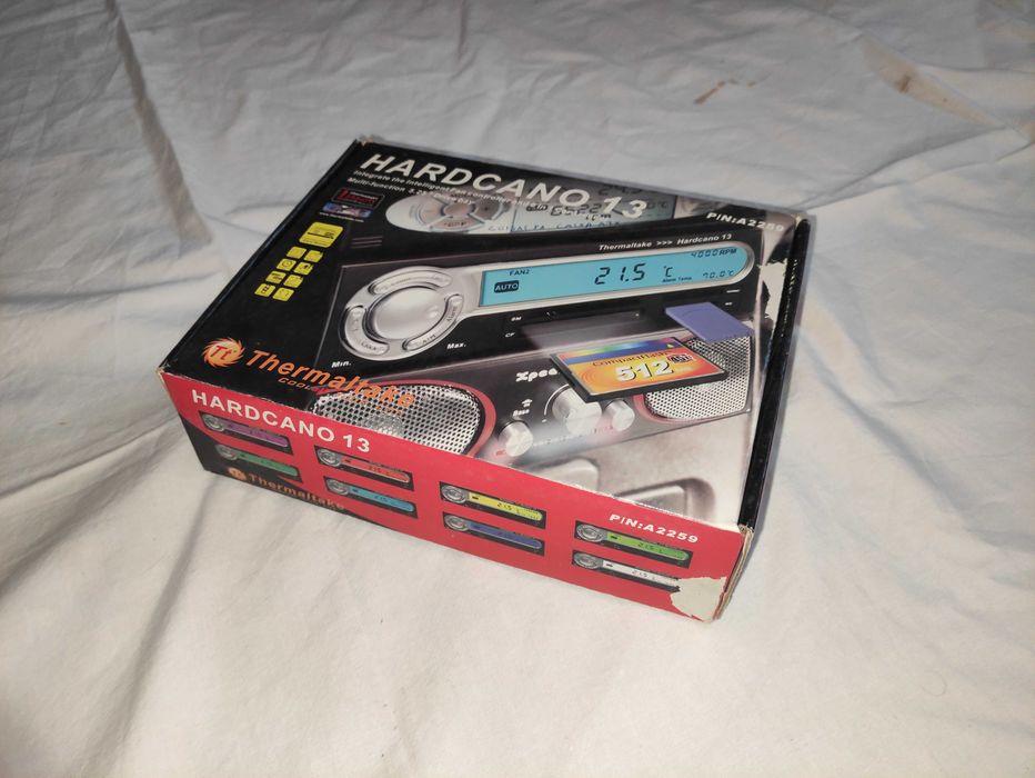 Thermaltake Hardcano 13 - Painel multifuncional para baías 5,2 de PCs