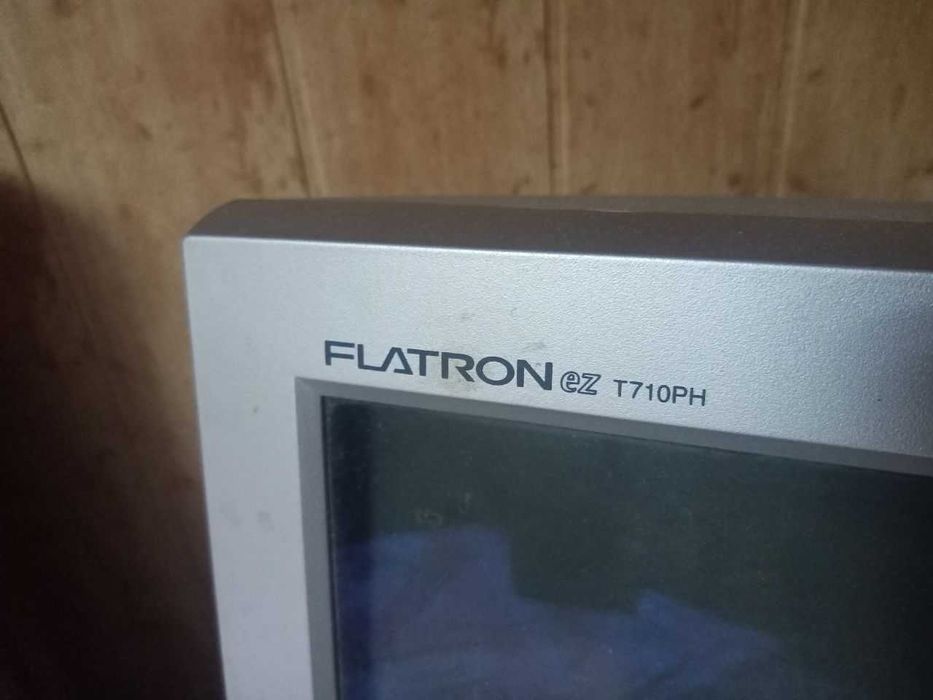 Монитор Flatron T710PH